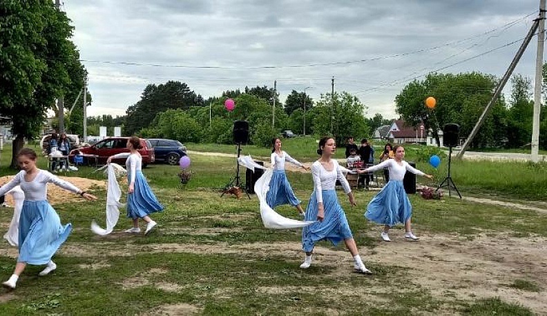 В Сукремльском микрорайоне Людинова прошел праздник трех улиц