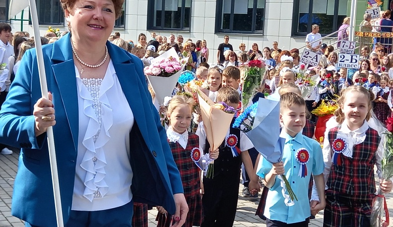 Председатель Законодательного Собрания  Калужской области Геннадий Новосельцев посетил кондровскую школу в День знаний