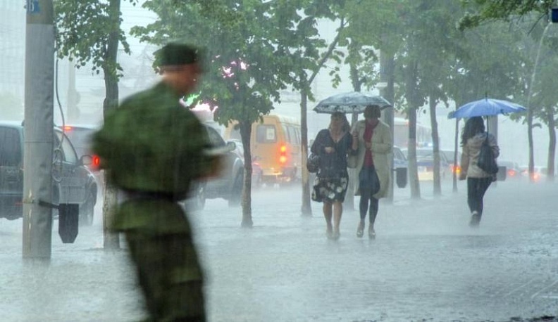 Калужанам пообещали грозу и град