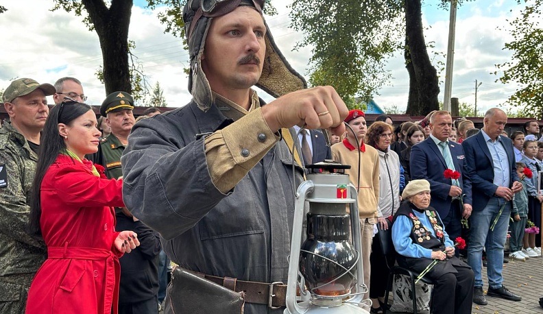 В людиновском селе зажгли Вечный огонь