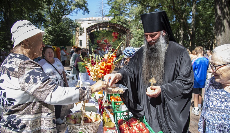 Огурец «Ухажор», «веерный» томат и арбуз в клеточку представили калужане на выставке урожайного сезона 