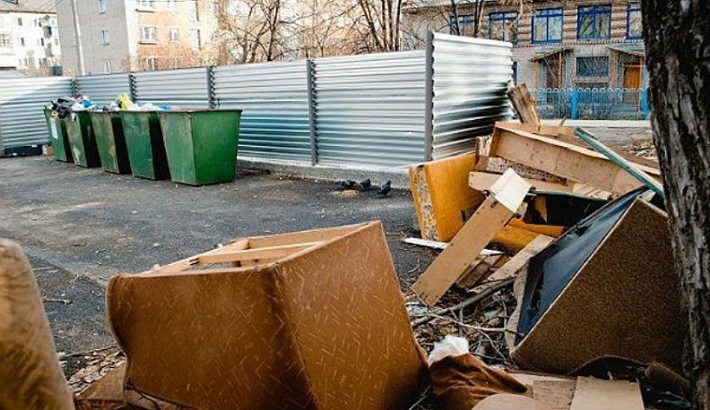 Калужские партийцы проверяют работу регионального экологического оператора