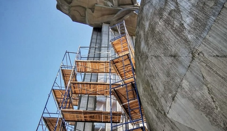 В Калуге продолжаются работы по реставрации «шарика»