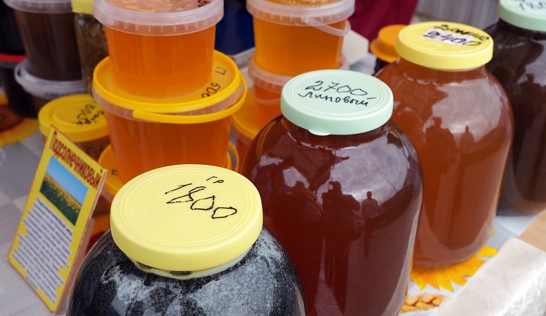 В Калуге официально открыли ярмарку меда