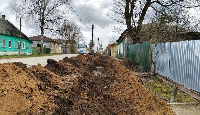 В Мосальске началось благоустройство тротуарной аллеи в рамках национального проекта