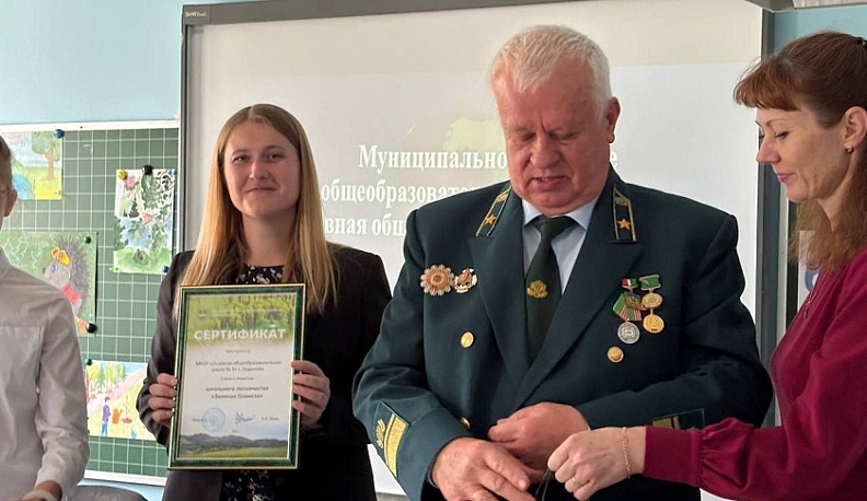 В Людинове торжественно открыли школьное лесничество