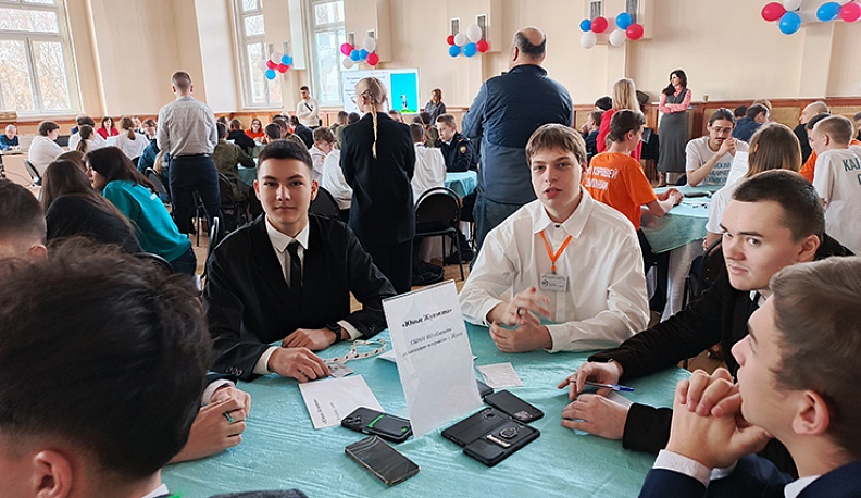 Студенты калужских техникумов вспоминали события Великой Отечественной войны в интеллектуальном состязании 