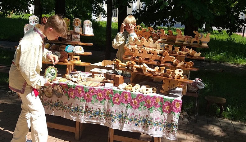 Калуга собрала мастеров на III-й фестиваль народных ремесел имени Владимира Ракова