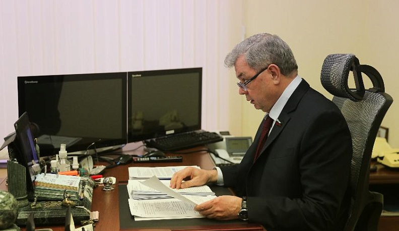 Анатолий Артамонов провел встречу с подопечными конкурса «Лидеры России.Политика»