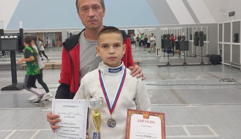 Калужанин привез «серебро» с Всероссийских соревнований по фехтованию «Золотая осень»
