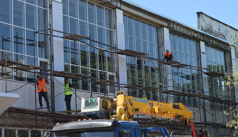 Калужане помогают Первомайску восстанавливать спортшколу