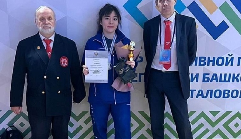 Калужские мас-рестлеры привезли три медали с чемпионата и первенства страны