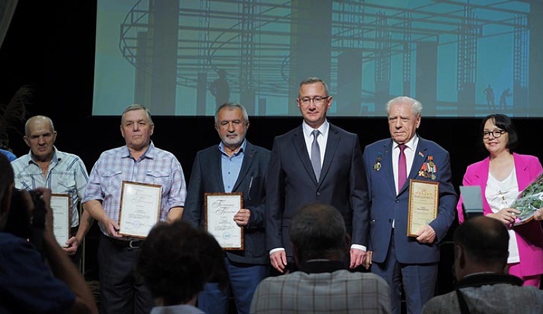 Губернатор поздравил строителей с профессиональным праздником