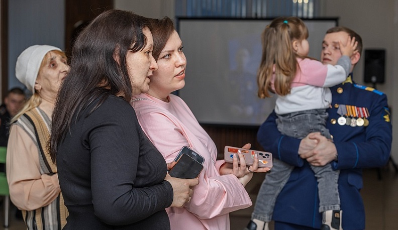 В Калужском Доме музыки открылась выставка «Герои нашего времени»