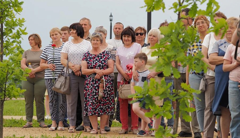 В Перемышле открыли памятник переводчику Николаю Любимову