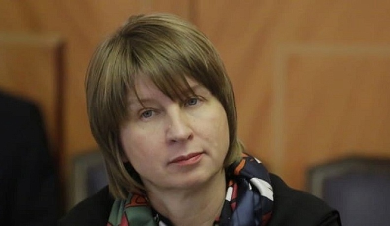 Депутат Ирина Яшанина подарила жителям Думиничей подарки 