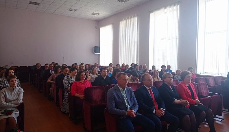 В Людинове отметили лучших работников органов местного самоуправления