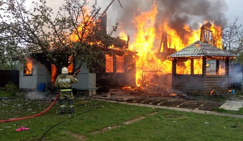 В Обнинске сгорел жилой дом