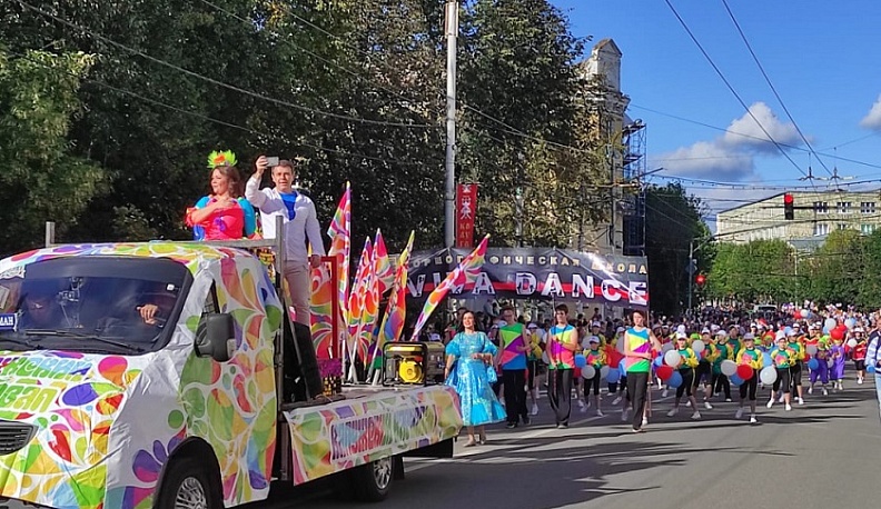 В Калуге объявили сбор заявок на участие в карнавальном шествии на День города