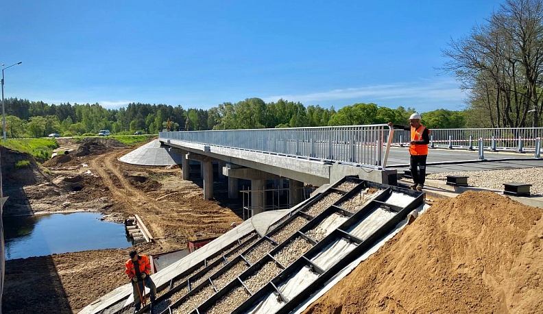 Министр транспорта области Александр Шпиренко проконтролировал ход ремонта мостов