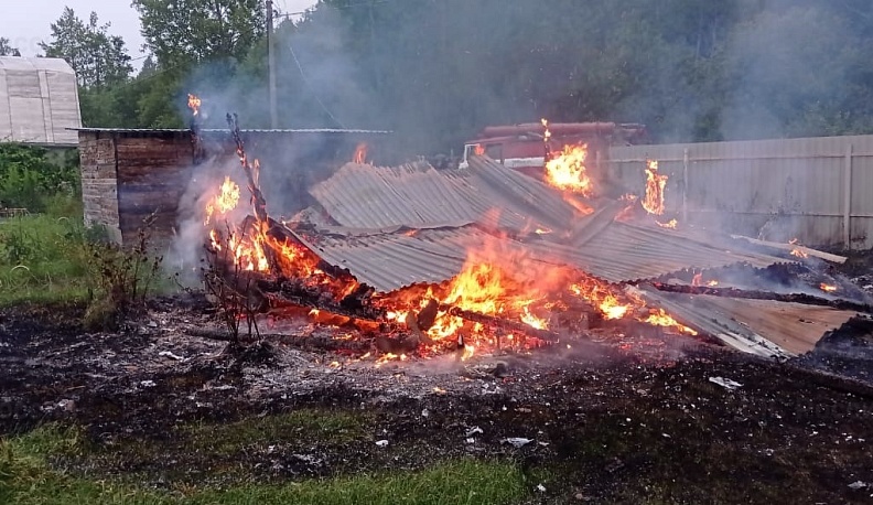 В Калужской области сгорел дачный дом
