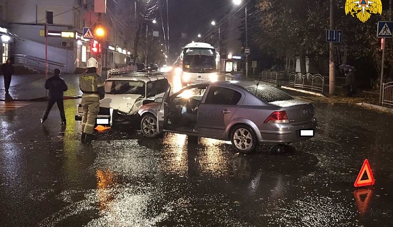 В аварии на улице Луначарского в Калуге пострадал человек