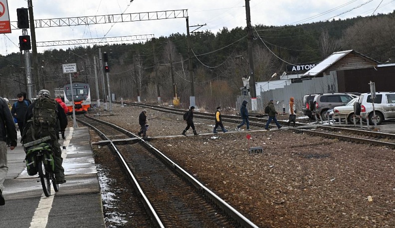 Разделённые рельсами