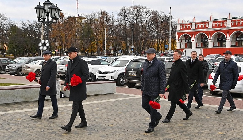 Руководители области почтили память Ивана III
