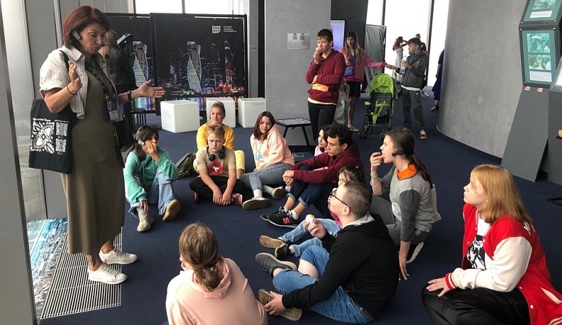 Воспитанники кондровского центра «Берега» совершили виртуальную экскурсию в Москву