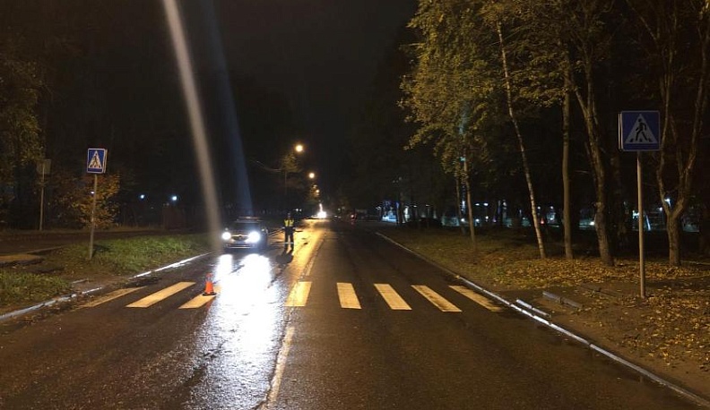 В Обнинске на "зебре" женщина попала под колеса иномарки