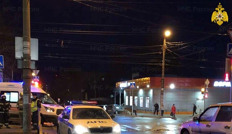 В Калуге "БМВ" сбил 7-летнего мальчика, перебегавшего дорогу на красный