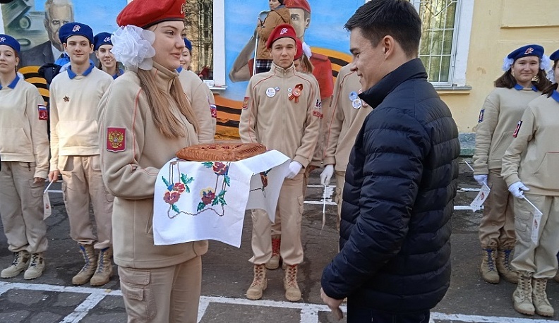 Олимпийский чемпион встретился с калужскими юнармейцами