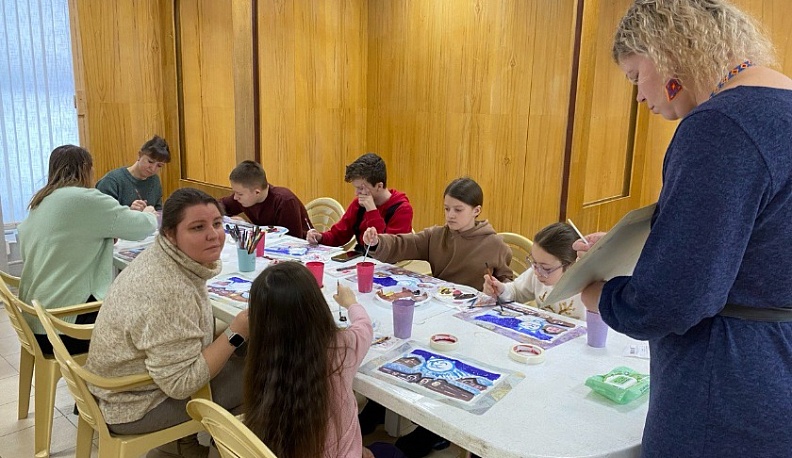 Зимний кот в гуаши: в Музее истории города Обнинска продолжаются мастер-классы «Творческой мастерской»