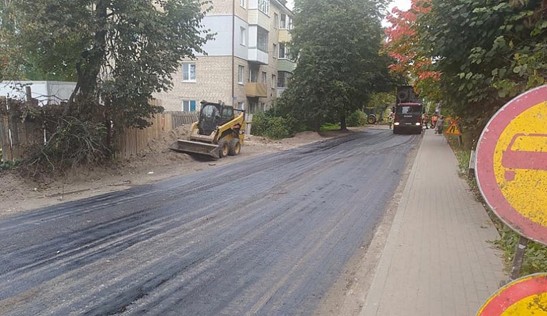 В Людинове завершают дорожные ремонты