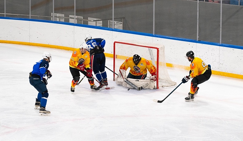 Кировские хоккеисты стали лучшими в Калужской области