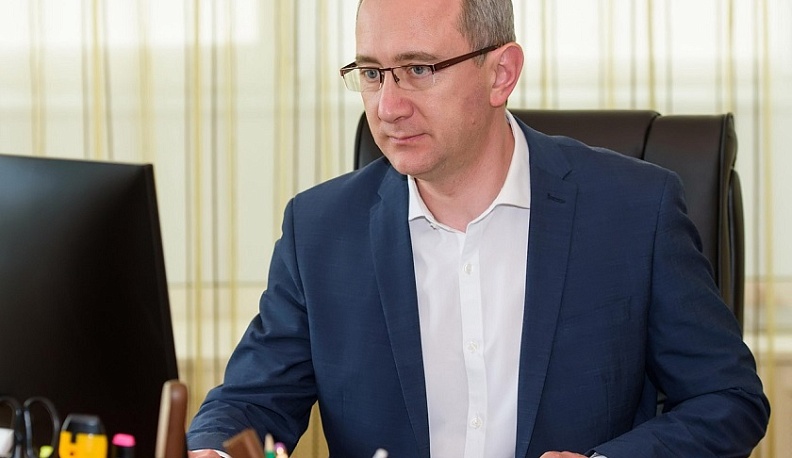 Владислав Шапша сообщил о ежедневном формате работы с федеральным правительством