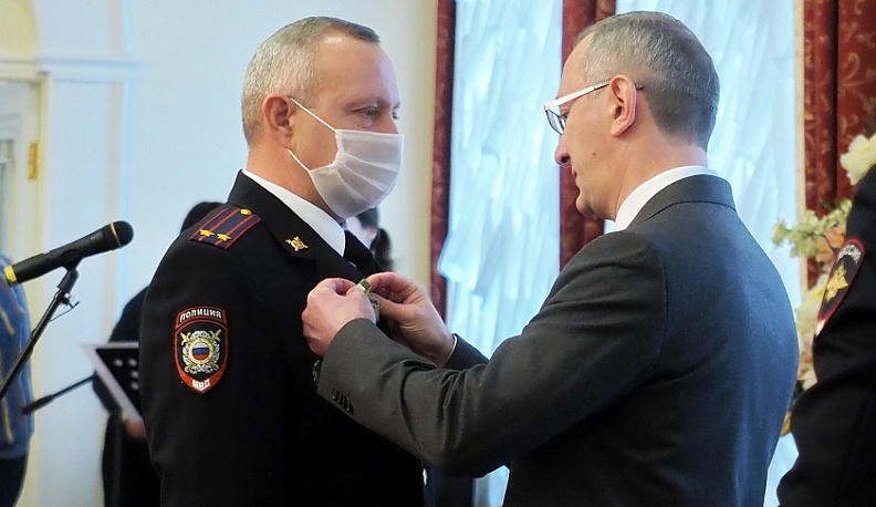 Владислав Шапша вручил сотрудникам органов внутренних дел Калужской области государственные и  региональные награды