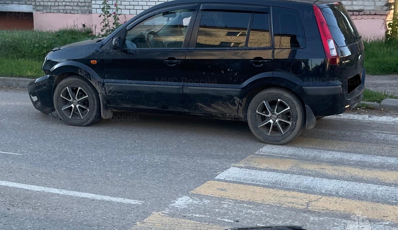 В Людинове в результате столкновения двух иномарок пострадали несколько человек