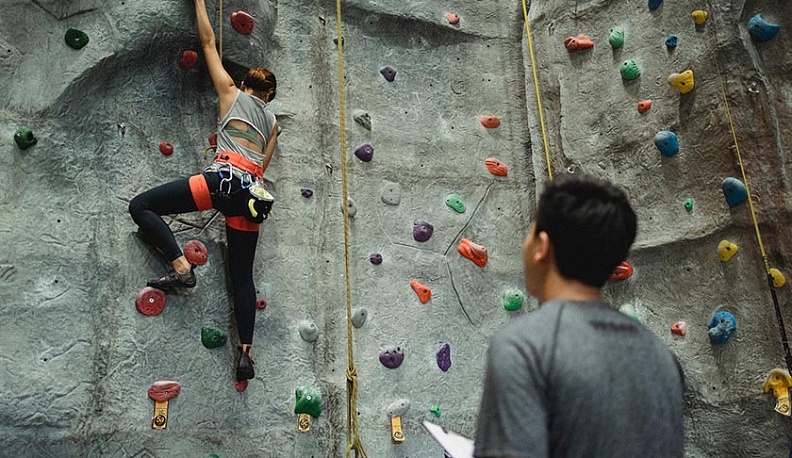 В Боровске прокуратура нашла нарушения при эксплуатации детских аттракционов и скалодрома 