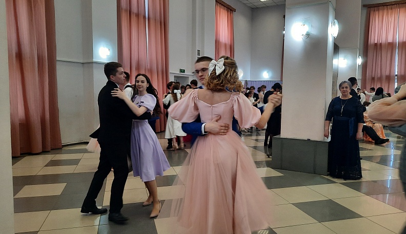 В Сухиничах состоялся «Пушкинский бал»