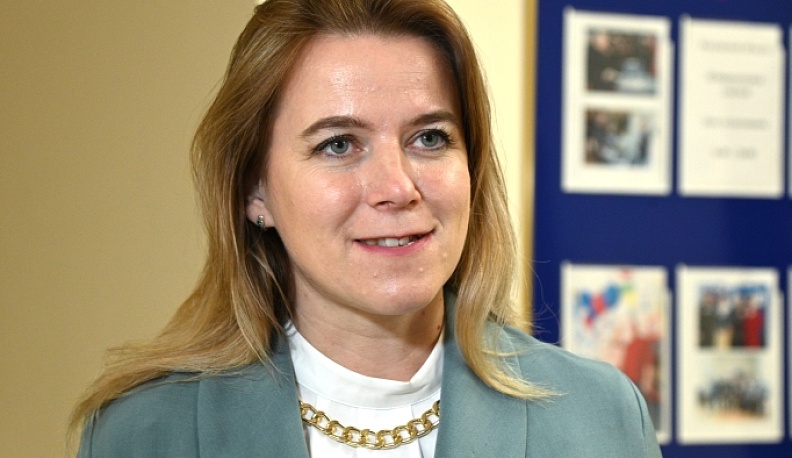 Ольге Коробовой в избиркоме вручили удостоверение депутата Государственной Думы