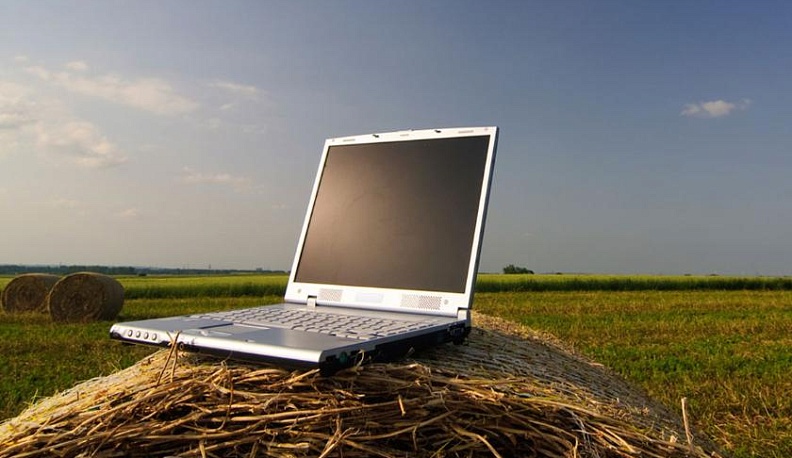 Российские села обеспечат интернетом и мобильной связью