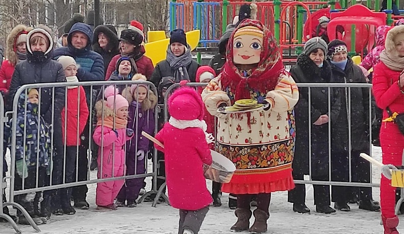 В Калуге на Правобережье проходят масленичные гуляния