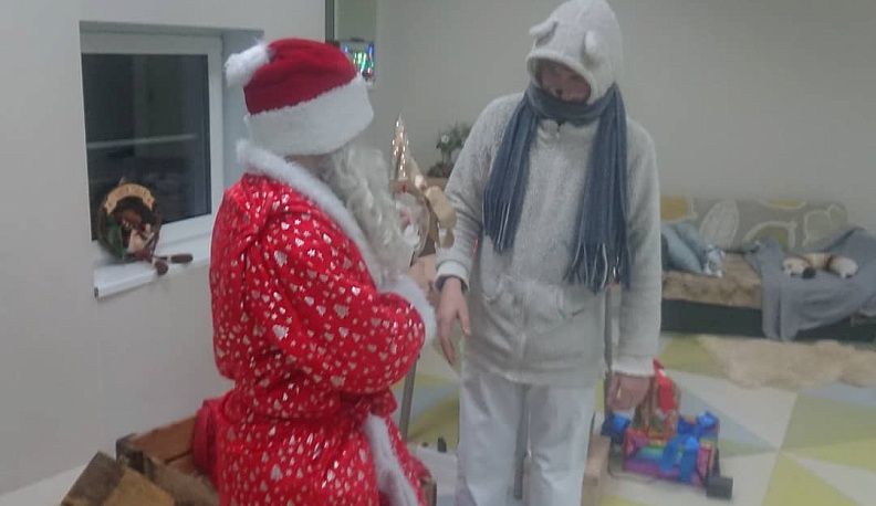 Новогоднюю сказку «Дед Мороз и лето» поставили в лесном «Китеже»