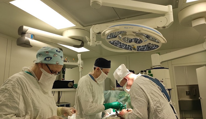 По операциям скучаю