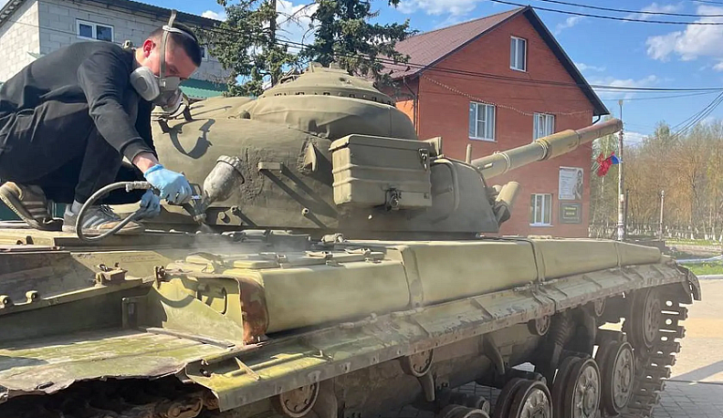 Ко Дню Победы в Бабынинском округе обновили танк Т-64