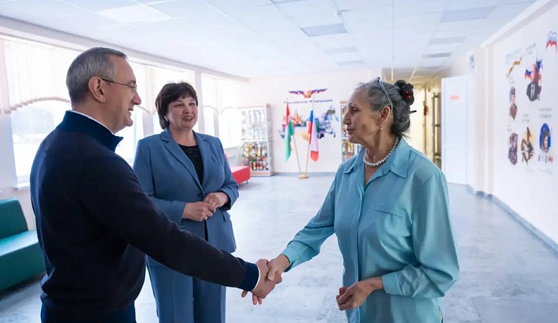 Владислав Шапша посетил обновленную школу в Больших Козлах