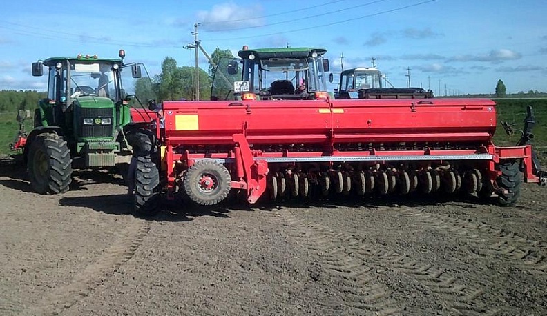 В Куйбышевском районе полевые работы укладываются в срок, несмотря на непогоду