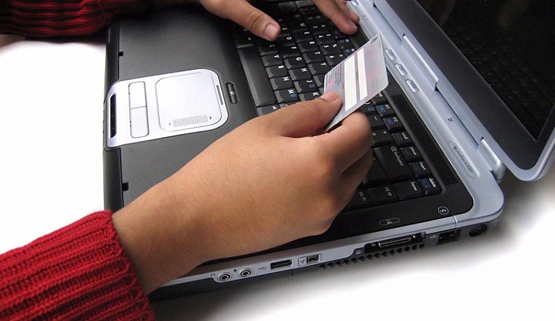 Калужанка потеряла 7 тысяч рублей при онлайн-поиске попутчиков