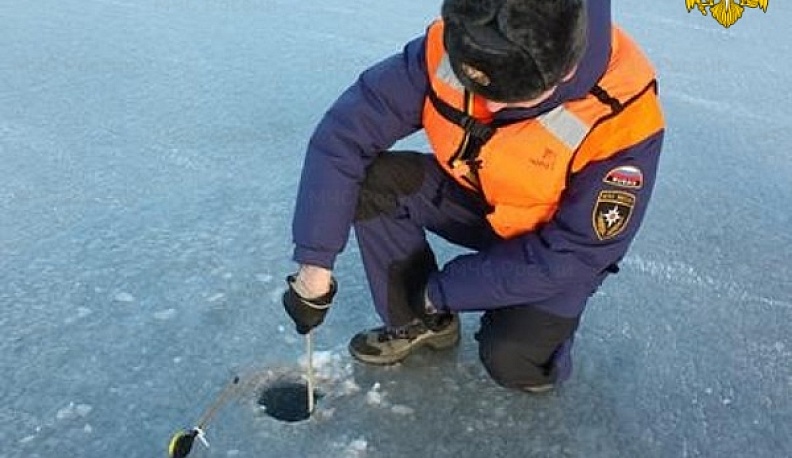 Спасатели измерили толщину льда на водоемах Калужской области